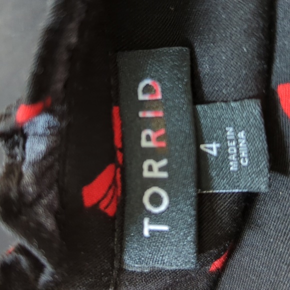 Torrid Rayon Twill Tie Neck Red Bow Top - Picture 16 of 16